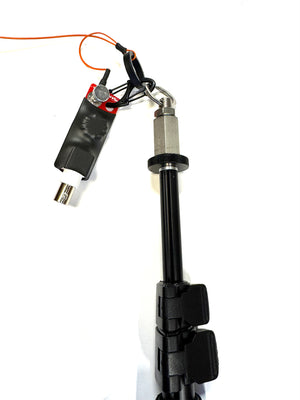 Lightweight wire antenna feedpoint supported at the top of the CHA T-RISER